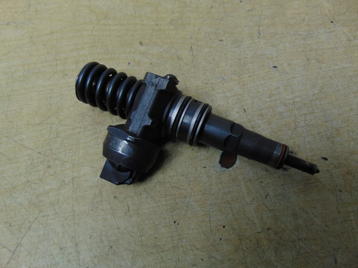 Polttoainesuutin Bosch 070130073N VW Touareg