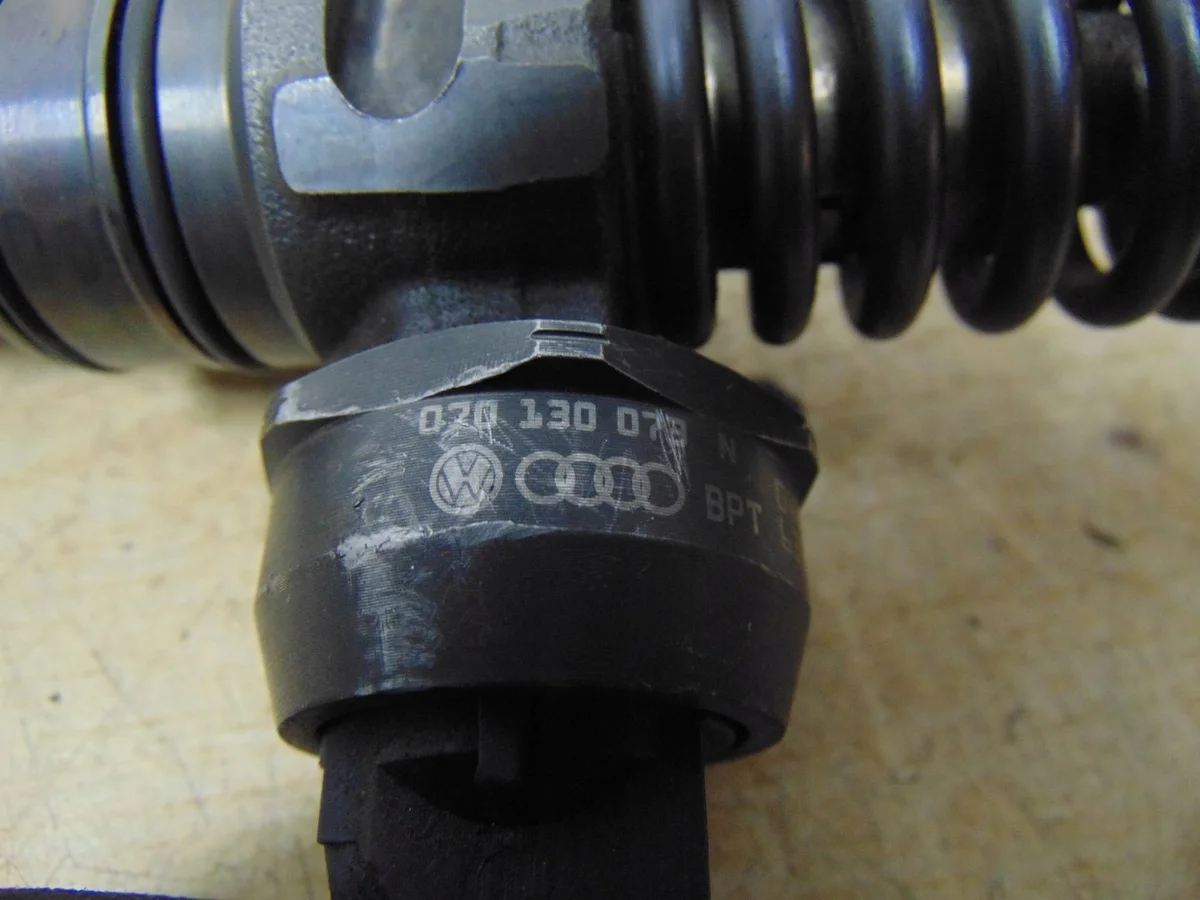 Inyector Bosch 070130073N Volkswagen Touareg image 5