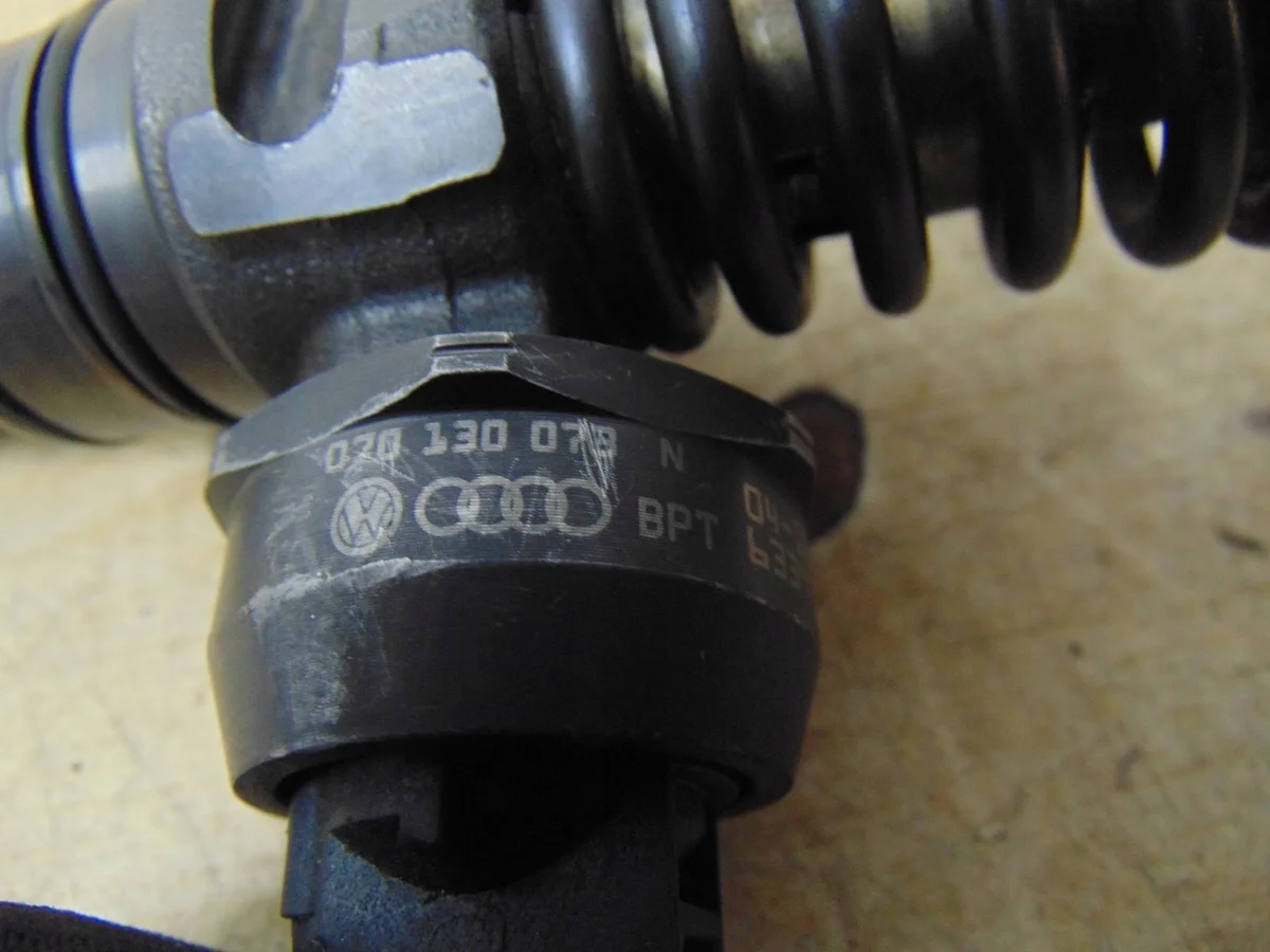Inyector Bosch 070130073N Volkswagen Touareg image 6