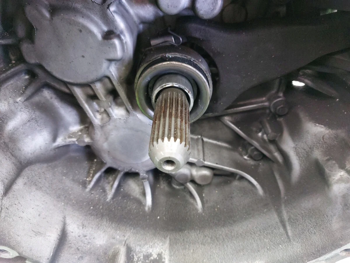 Getriebe Toyota Avensis II T25 2.0 D4D image 6