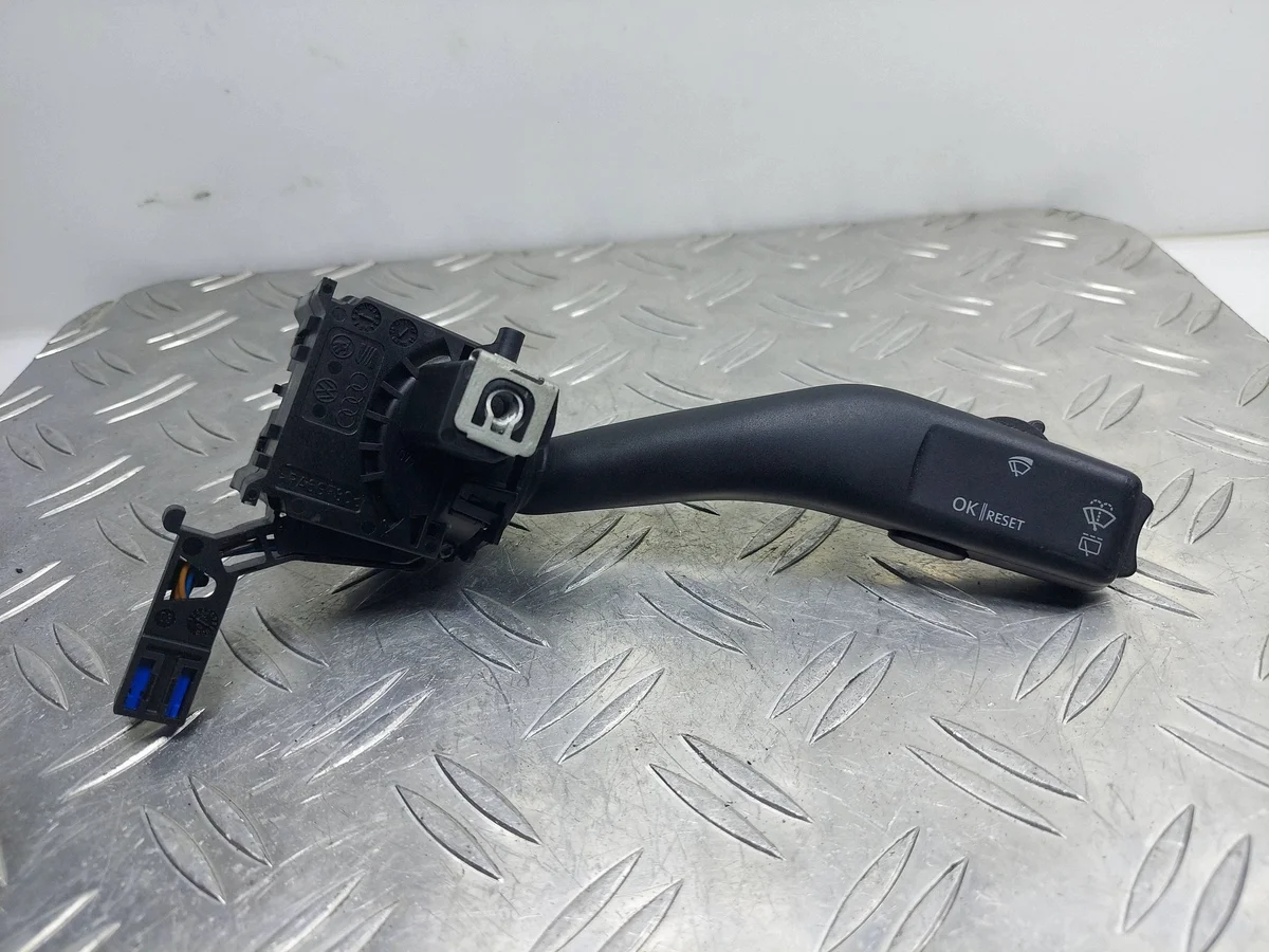 SEAT ALTEA pyyhkijän viiksi 1K0953519A