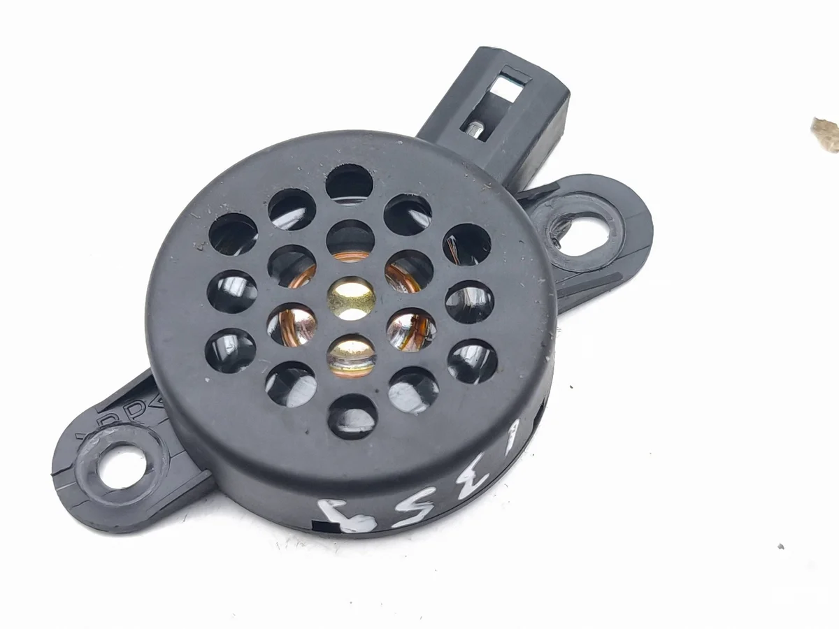 Maserati Coupe Buzzer PDC 104928 Usado