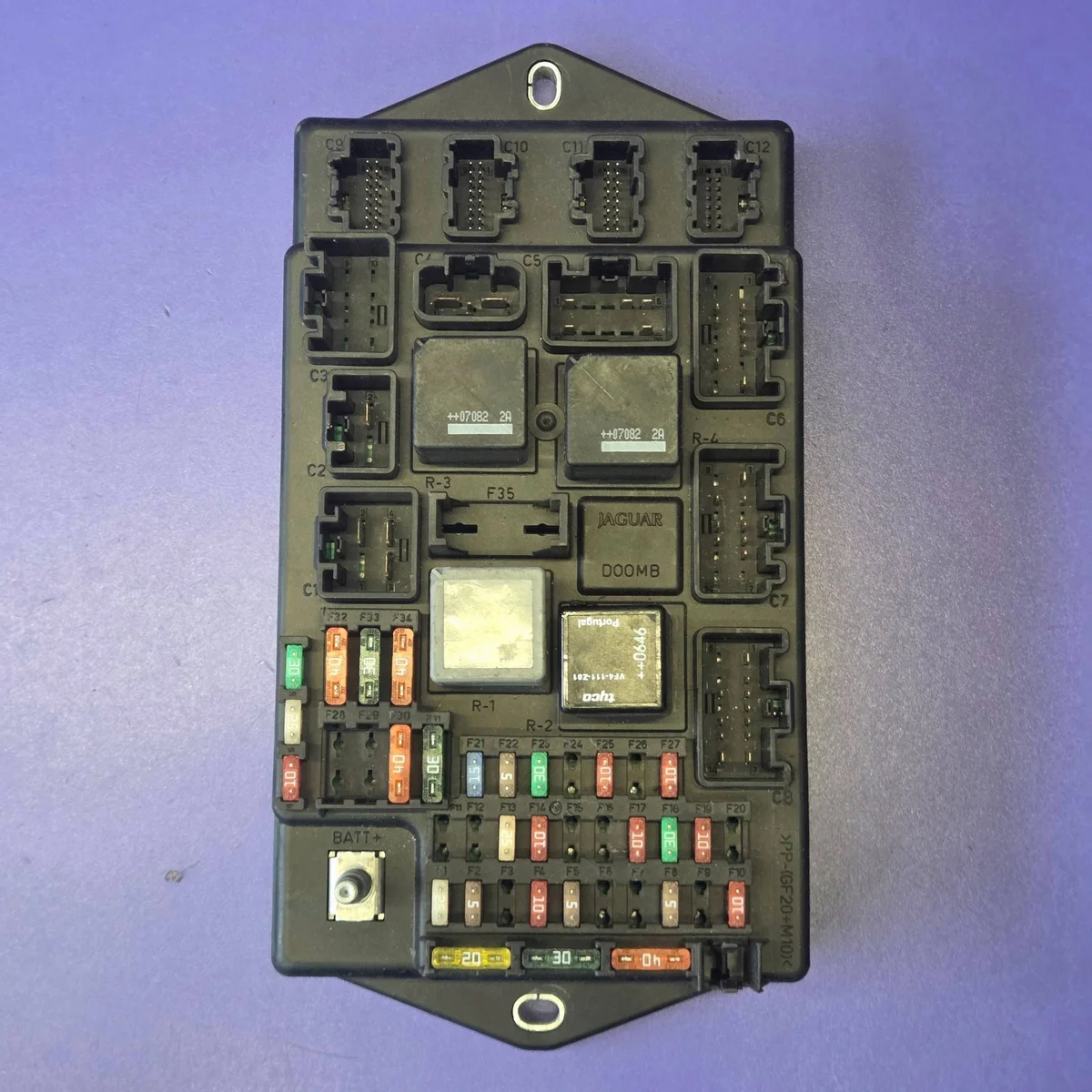 Jaguar 6W8314A073CH Control Module Fuse Box