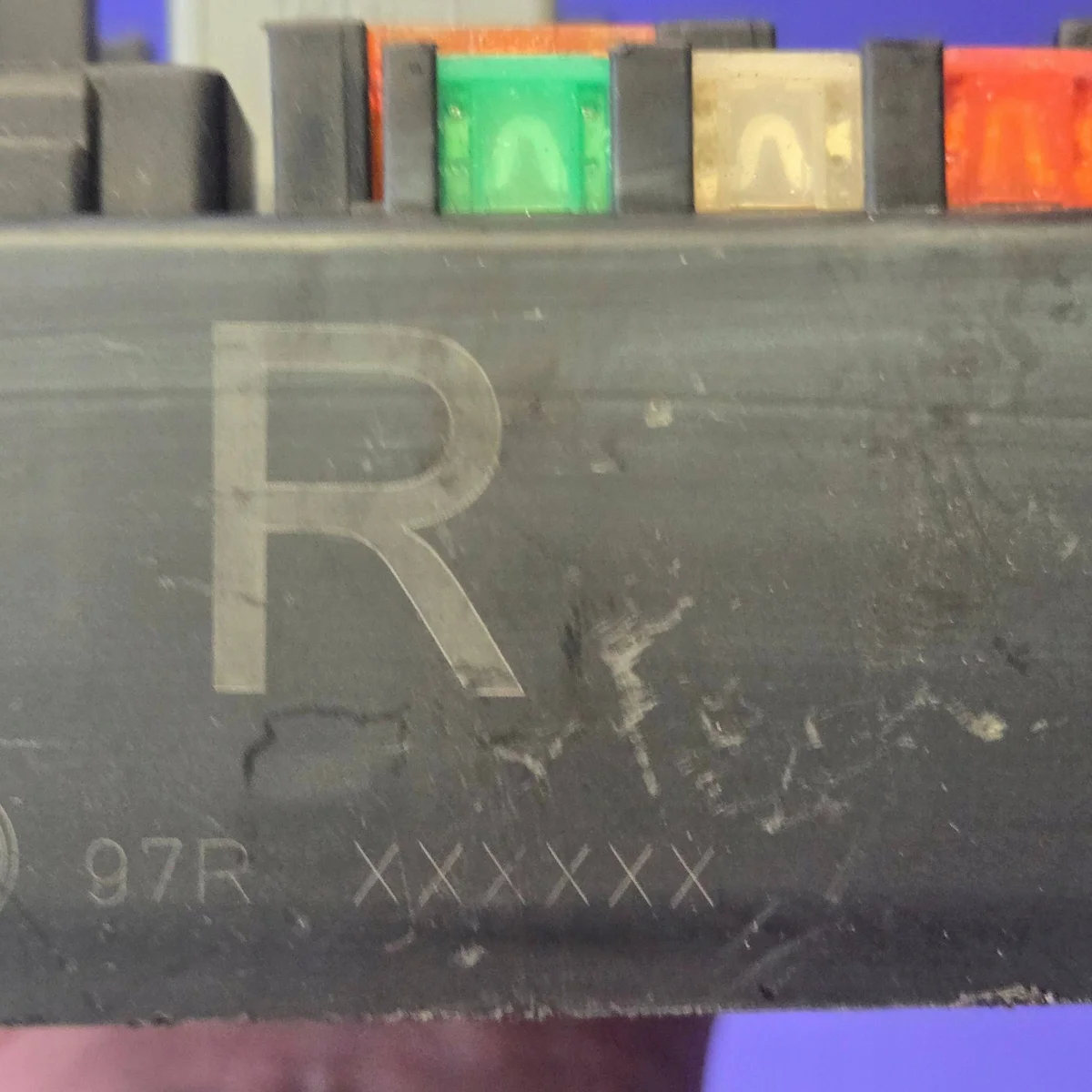 Jaguar 6W8314A073CH Control Module Fuse Box image 4