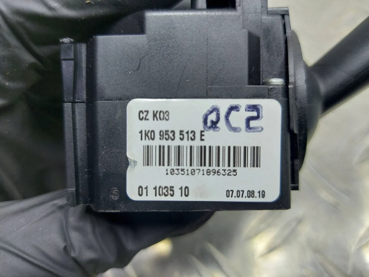 Comutador de Seta VW Touran 1K0953513E Usado image 6