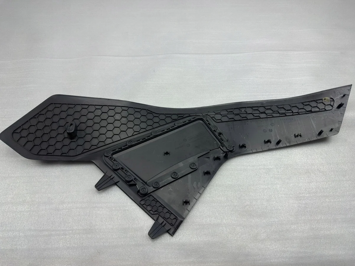 VW Tiguan Seitenverkleidung Mittelkonsole 5NC863045A image 6