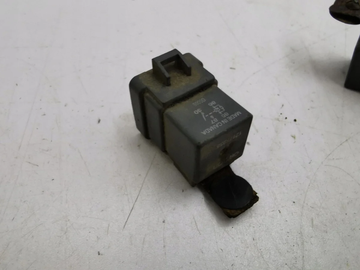 Saab 9-7X 2006 Kit Relè 12177235 image 3