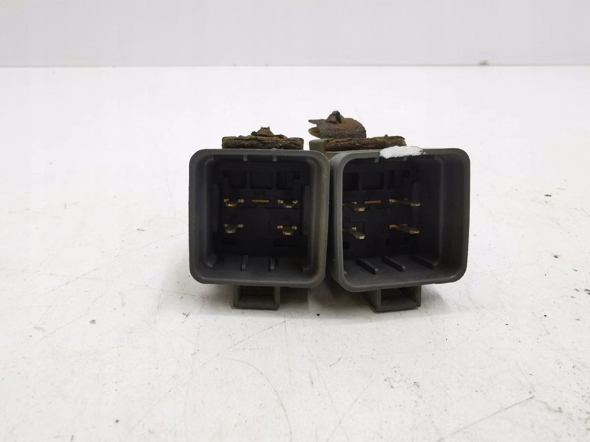 Saab 9-7X 2006 Kit Relè 12177235 image 4