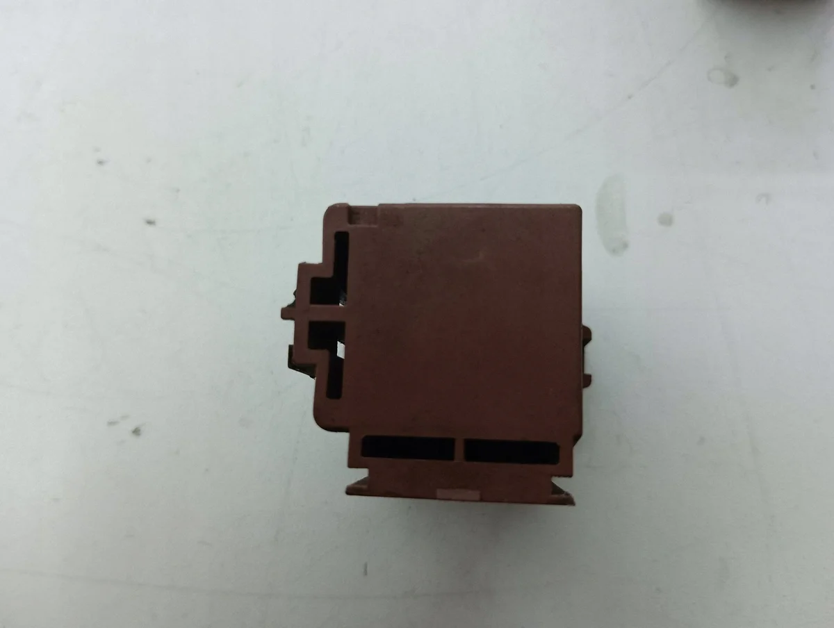 Citroen C5 Aircross rele 17325003001 image 5