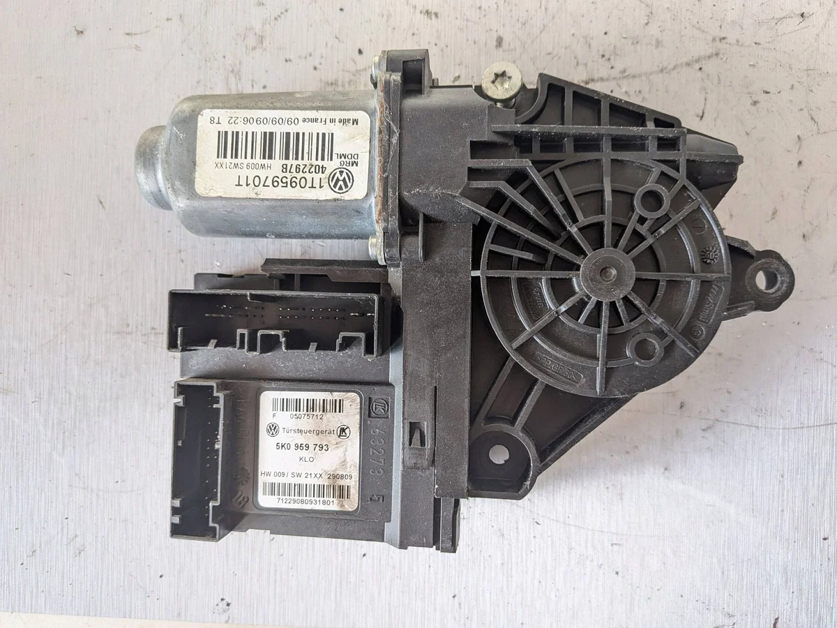 Motor elevalunas Skoda Octavia II 1T0959701T image 3
