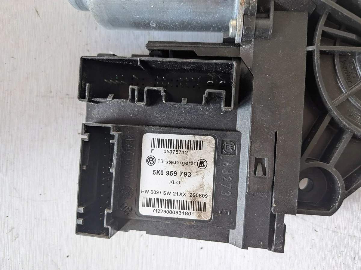 Motor elevalunas Skoda Octavia II 1T0959701T image 4