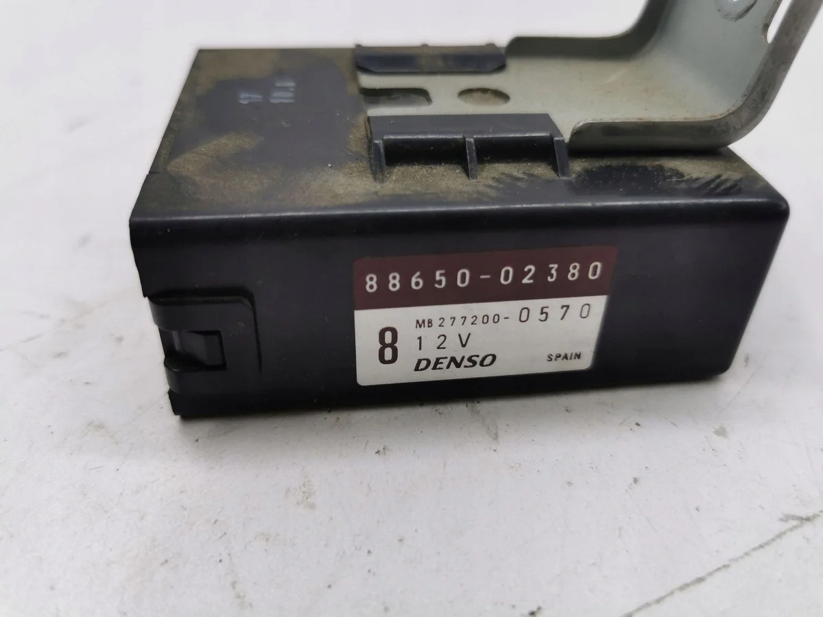 Toyota Corolla E120 E130 Computer Module image 5