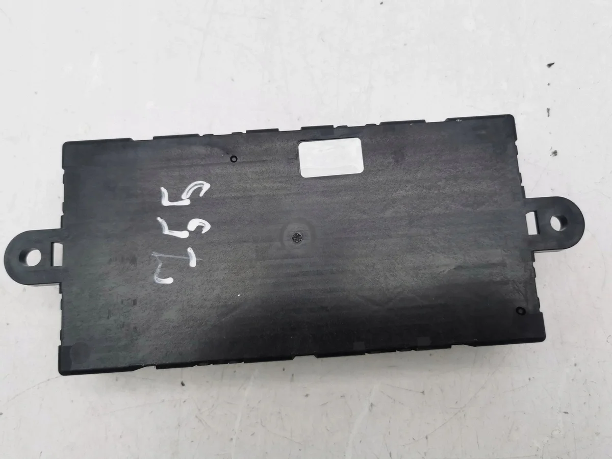 Volkswagen Golf VIII 2020 computer module image 3
