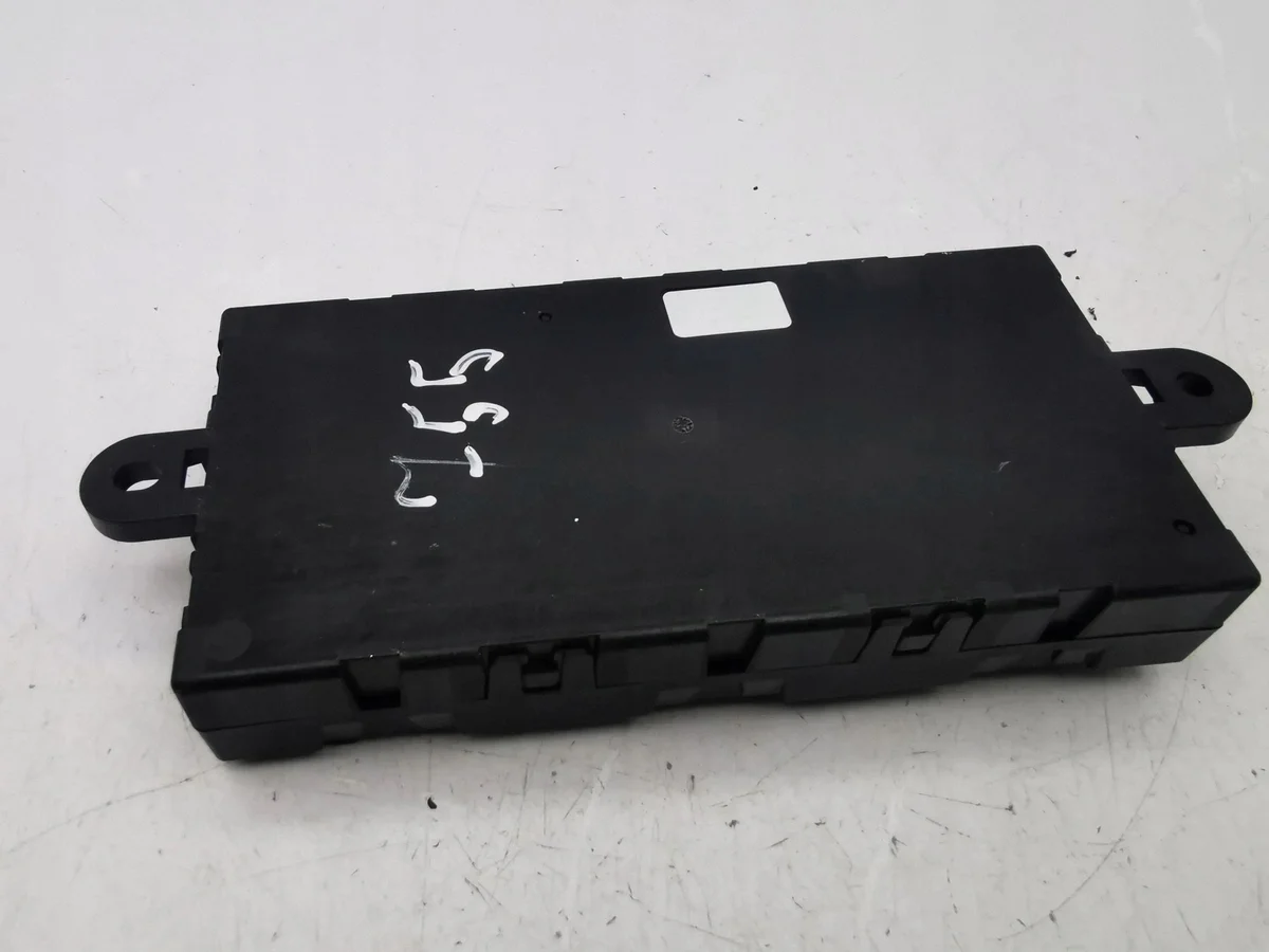 Volkswagen Golf VIII 2020 computer module image 4