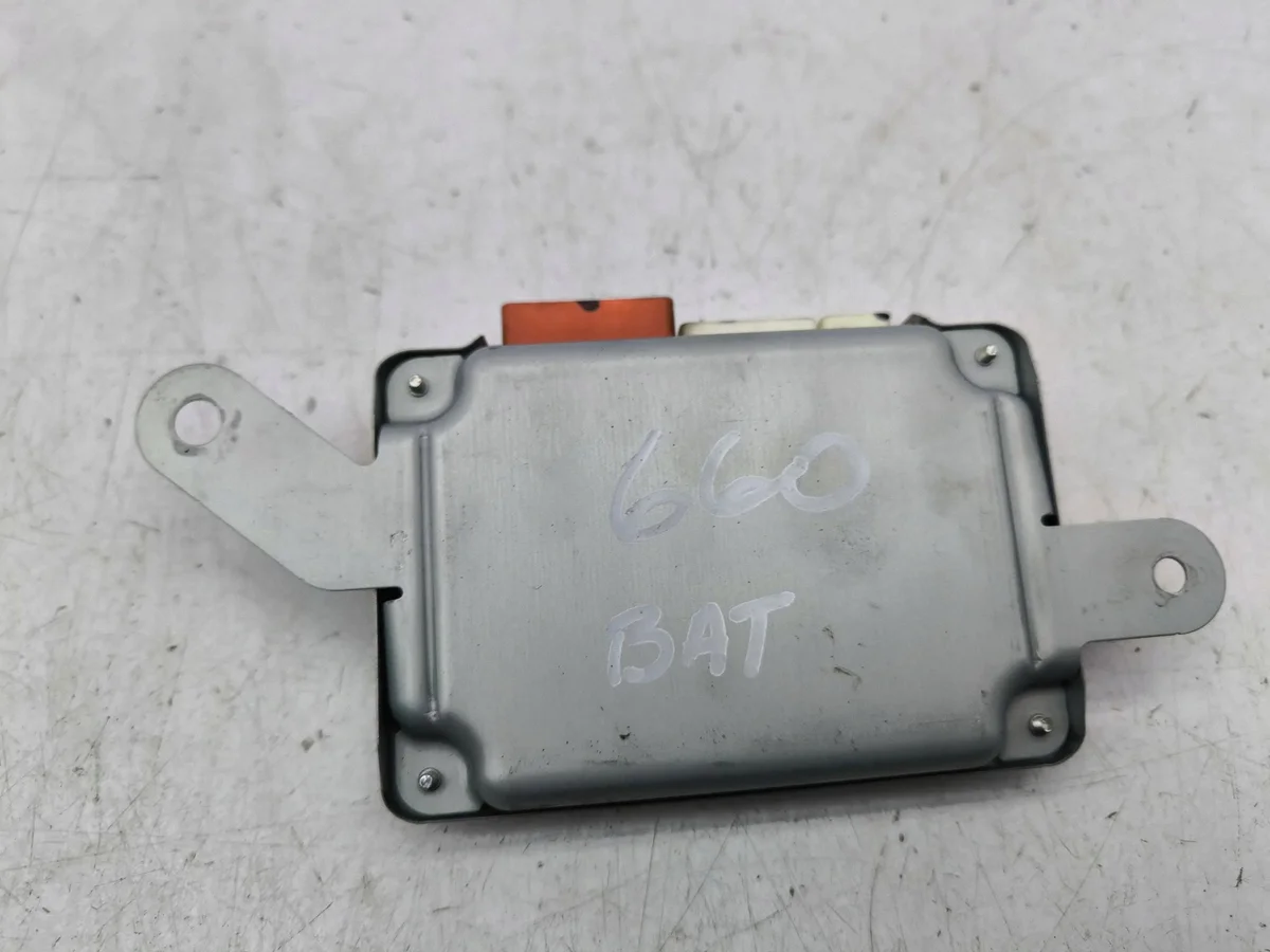 Lexus GS computer module 8989230010 image 3
