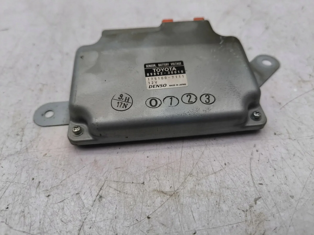 Lexus GS computer module 8989230010 image 6
