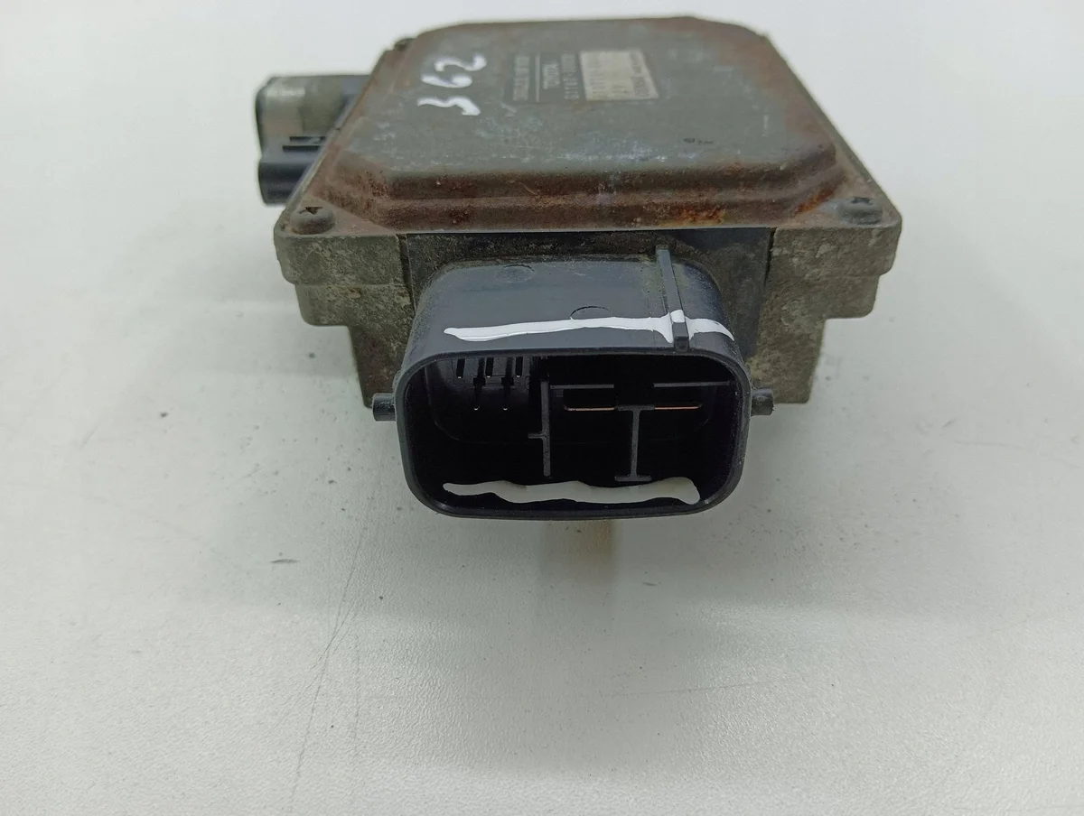 Lexus GS Computer Module G116730020 image 4