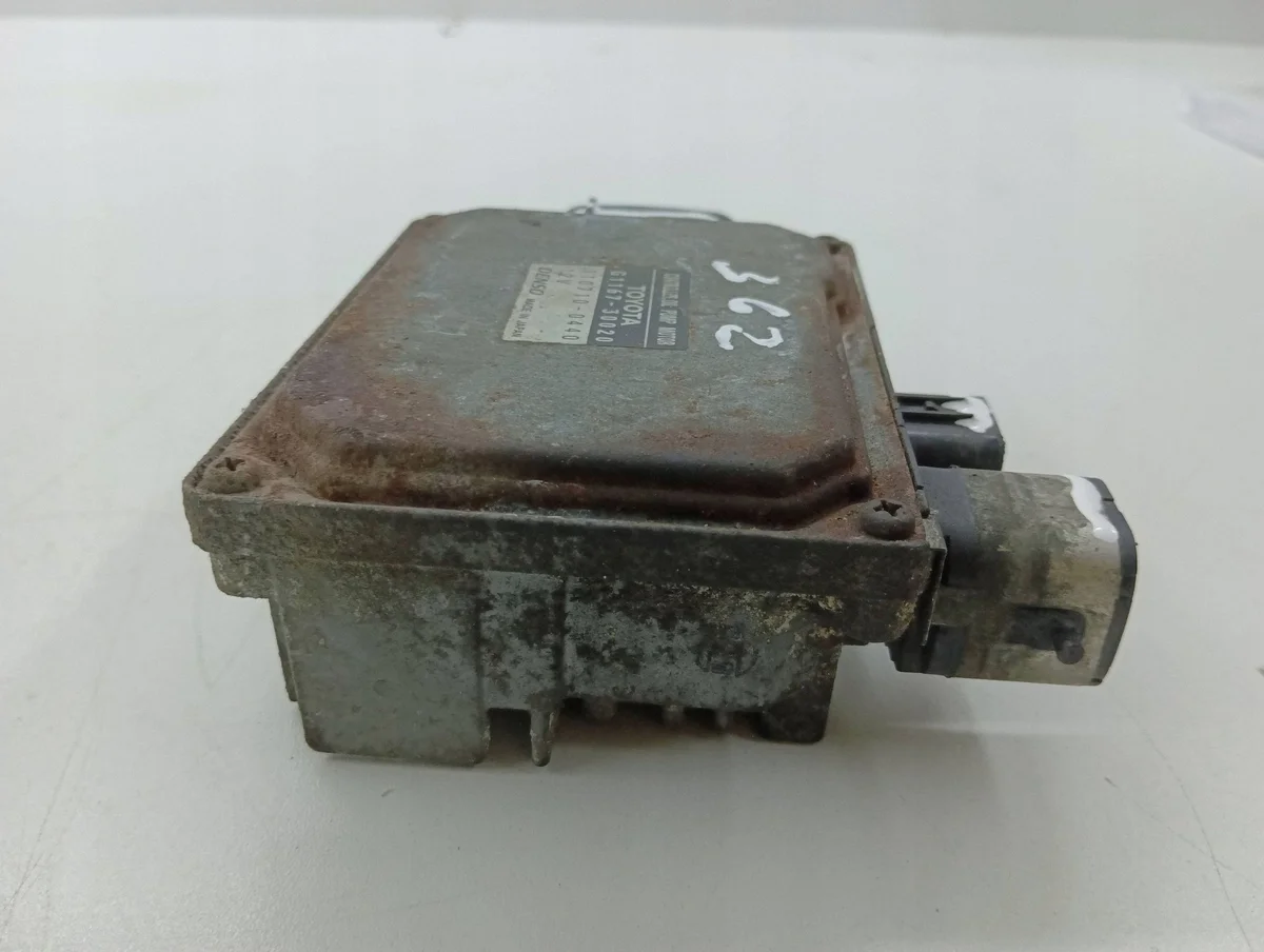 Lexus GS Computer Module G116730020 image 5