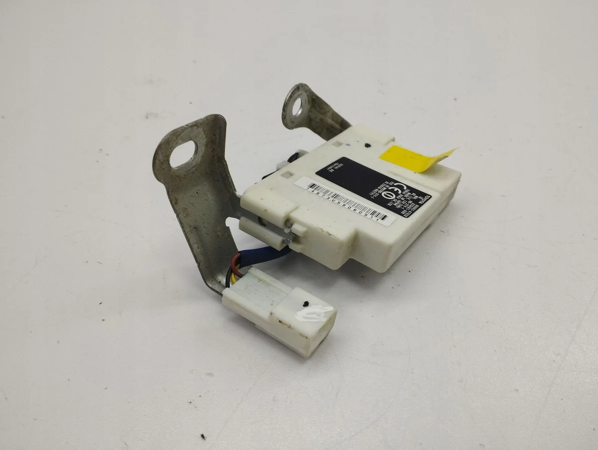 Toyota Prius XW20 2005 Modulo 8999247020 image 3