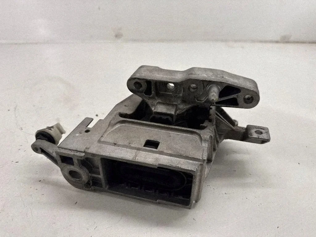 BMW X2 F39 Engine Mount Cushion 8835566 image 5