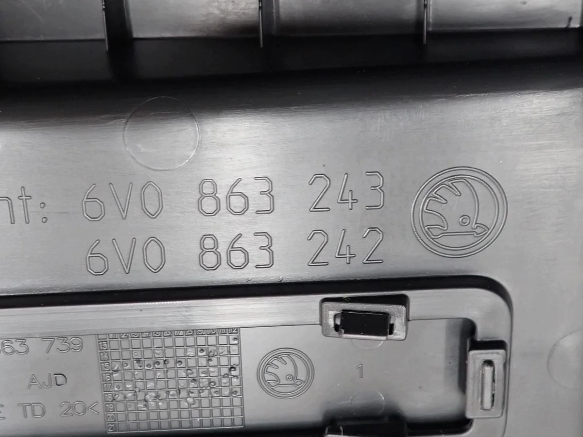 Tunnel Middenconsole Skoda Fabia III 6V image 7
