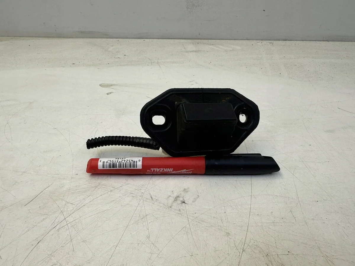 LEXUS IS 220D-250-350 Bouton Coffre 15A322