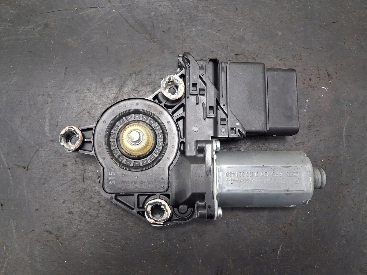 Moteur de vitre Volkswagen OE 5M0839402C