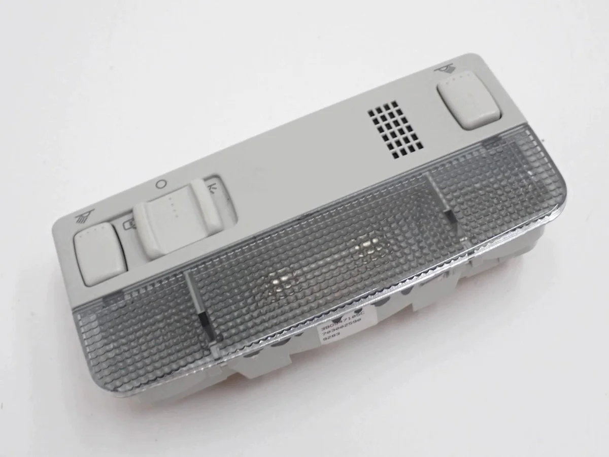 Lampe intérieure Skoda Fabia III 3B0947105