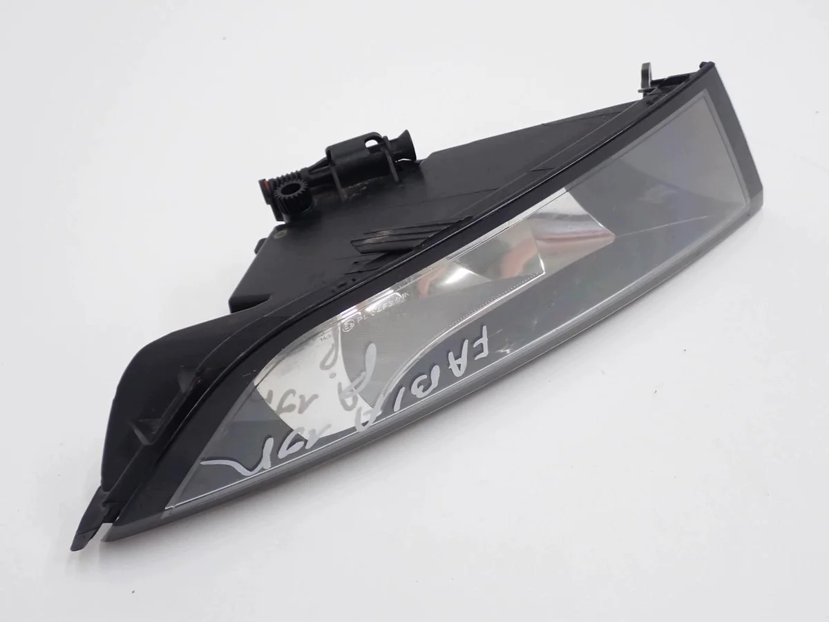 Halogen höger Skoda Fabia III 6V0941700A