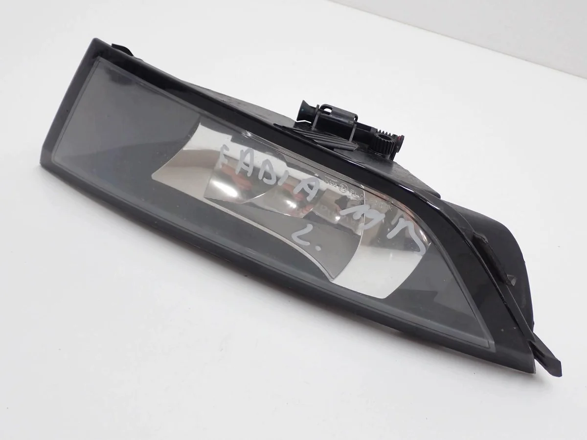 Halogen vänster Skoda Fabia III 6V0941699A