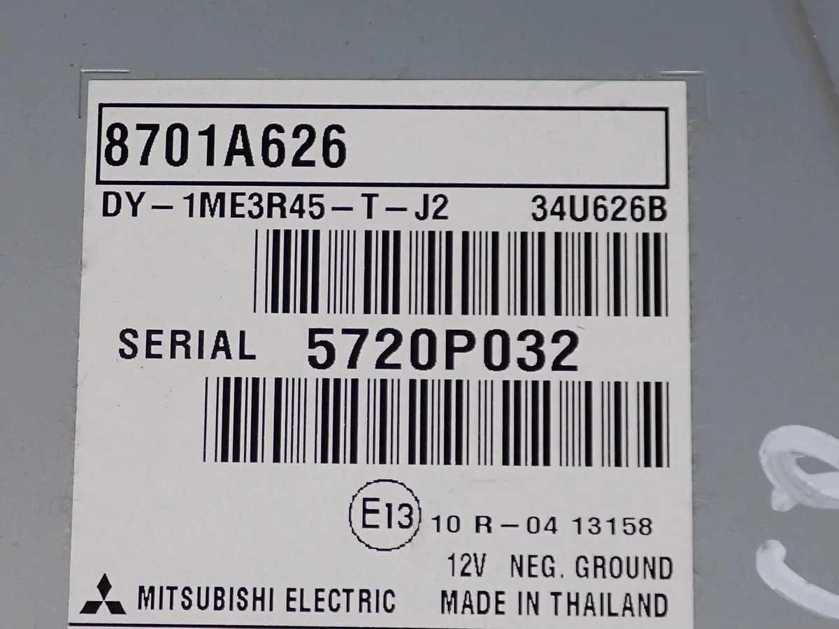 Radio CD Mitsubishi ASX 8701A626 Usado image 5