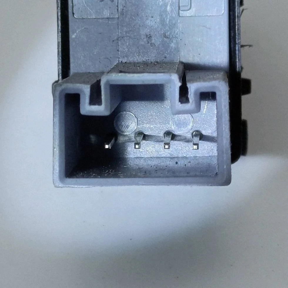 Interruptor Elevalunas Seat Toledo II Usado image 8