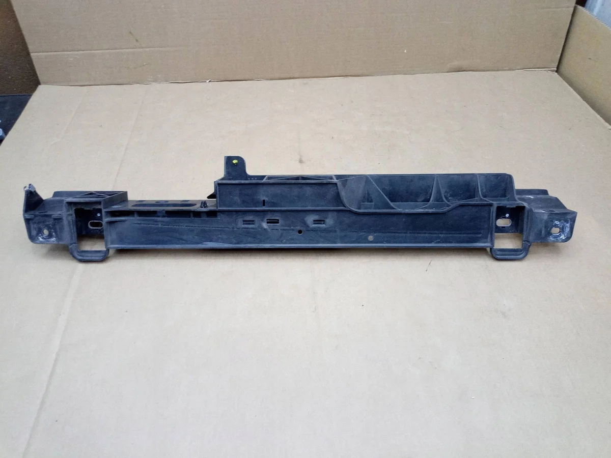 Citroen C4 Picasso II etupalkin vahvike 9806629380