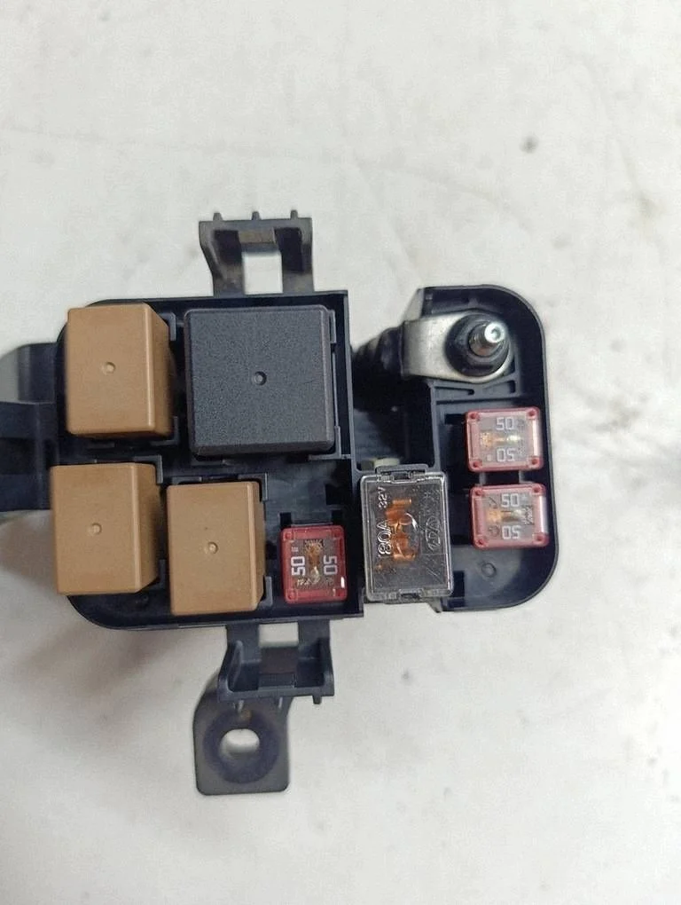 Kia Carens IV Fuse Box 91941-A4210 Used