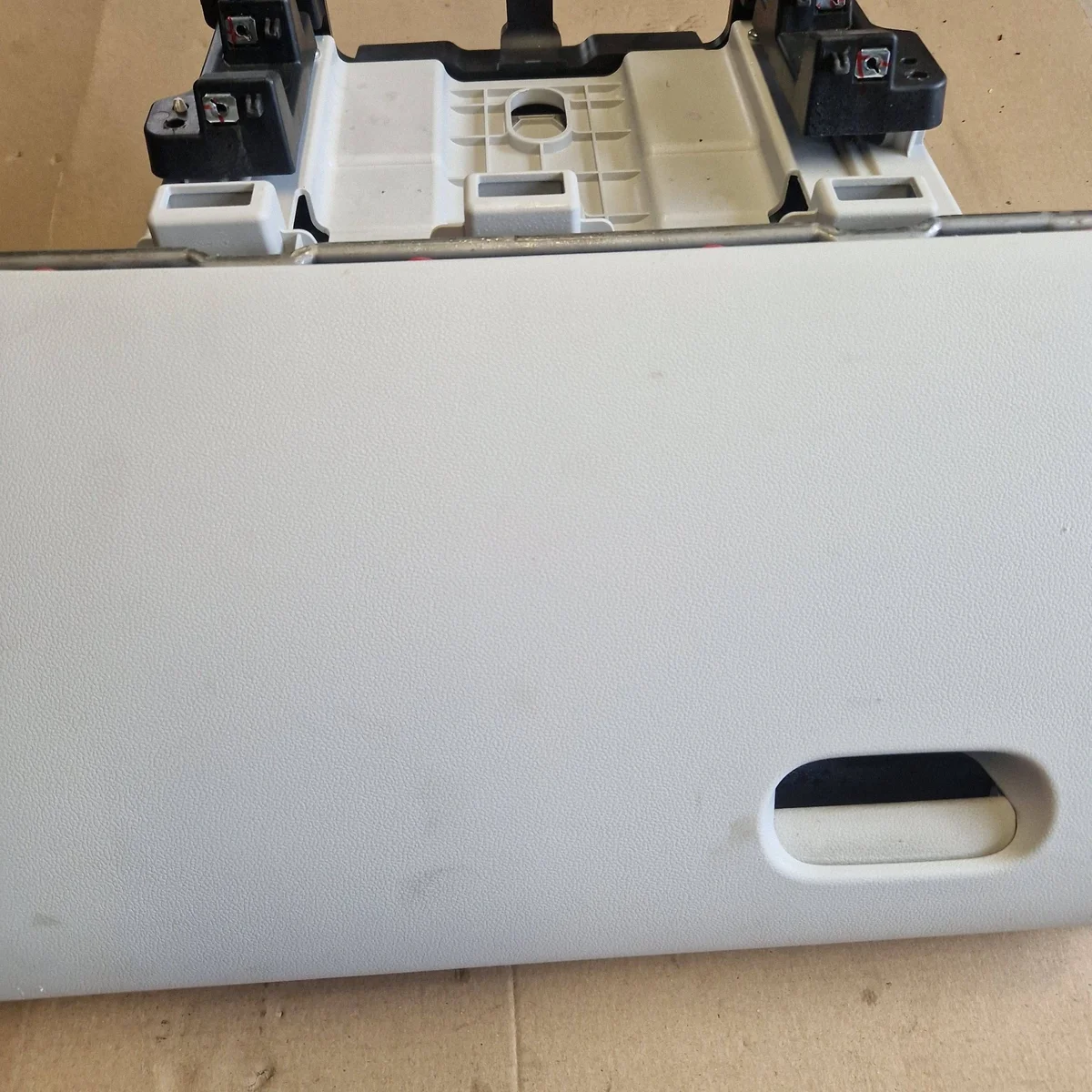 Hyundai Ioniq 6 Handschuhfach 84501KL100 image 3