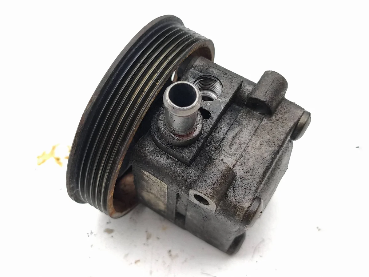 Maserati Coupe 2003 Power Steering Pump AMD258355 image 3