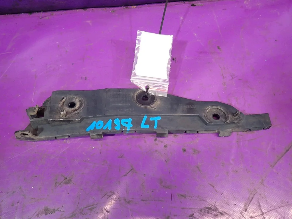Mitsubishi Colt Z30 Rear Bumper Clip Left Used
