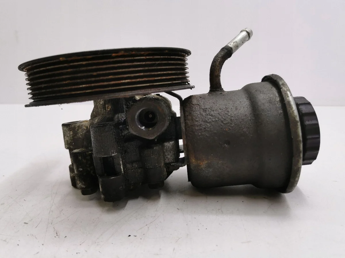 Toyota Avensis T250 2005 Servopumpe AMD104077
