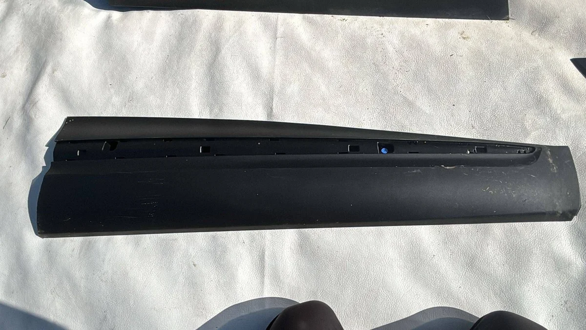 Renault Kadjar Rear Door Moulding RE0552A20XX01