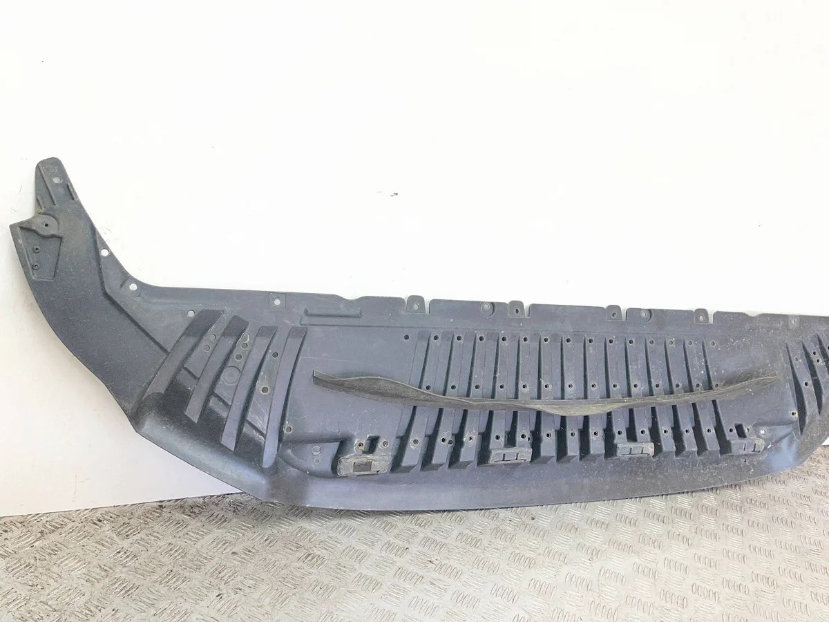Audi A8 D5 frontspoiler skydd 4N0807611F image 6