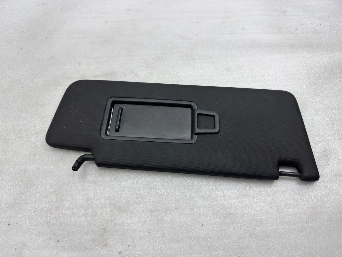 Aurinkosuoja Volkswagen Tiguan 5N085755
