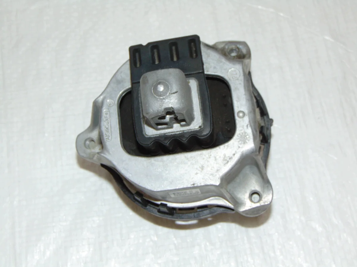 Suporte Motor BMW X5 G05 50E Esquerdo OEM 6860475