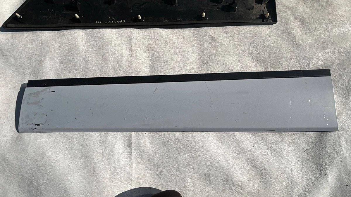Range Rover L405 Dörrlist Fram Höger C8C910428