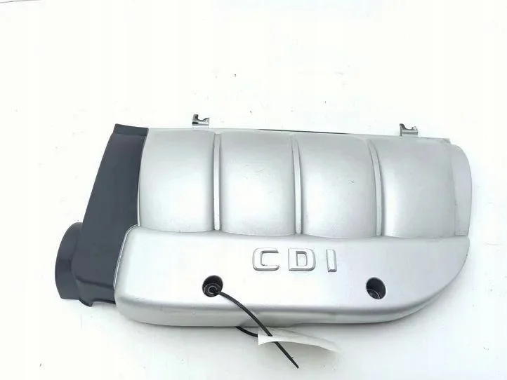 Cubierta Motor Mercedes-Benz A6110101167 Usada