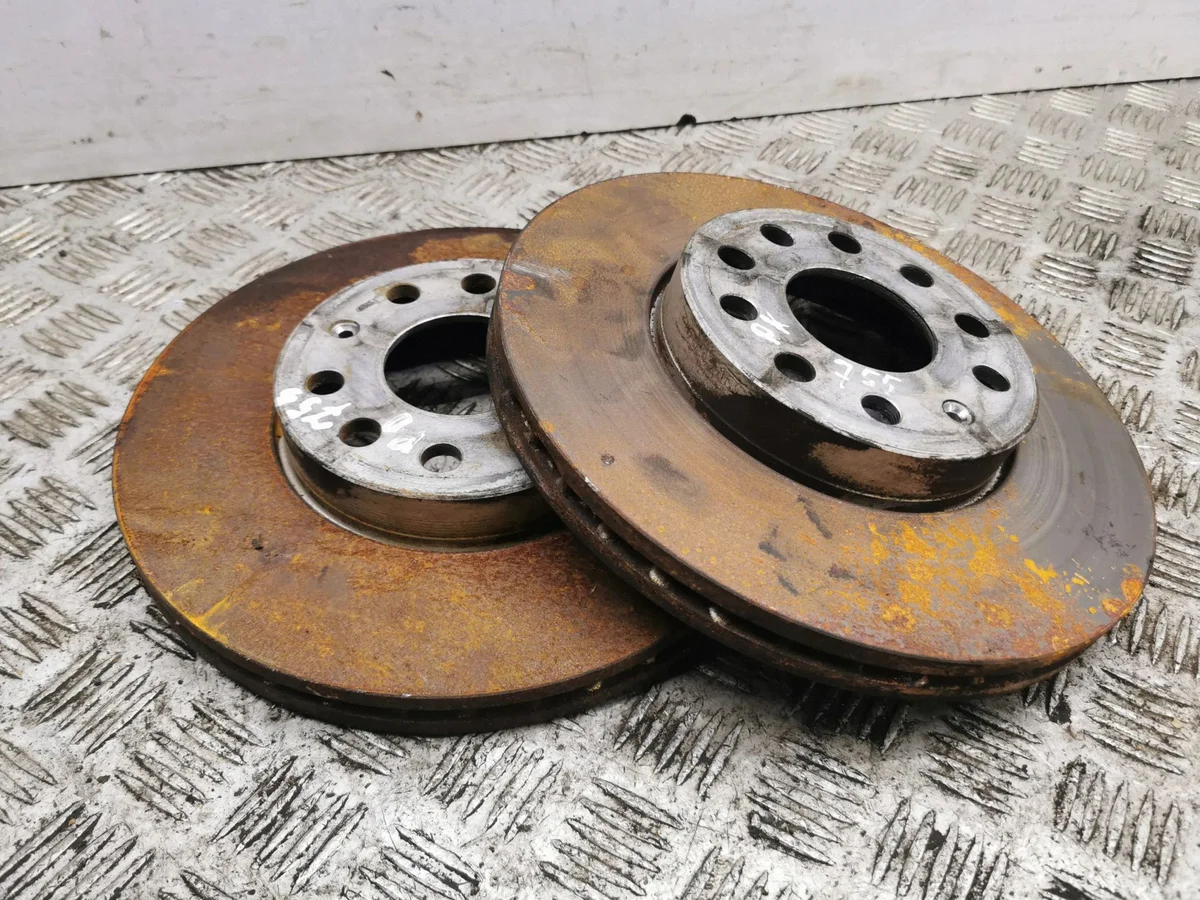 VW Golf VIII 2020 Bremsscheibe vorne AMD112189