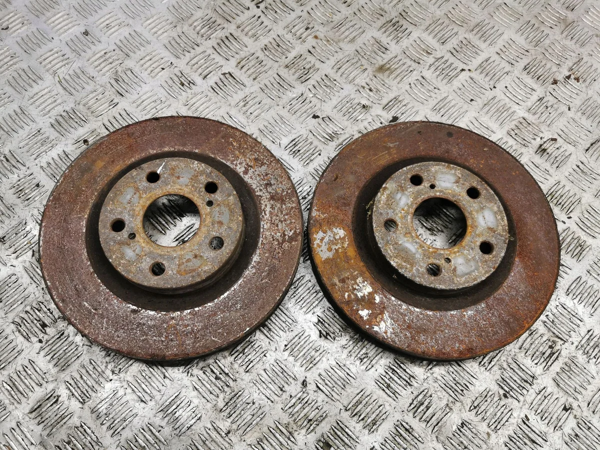Toyota RAV4 Bromsskiva Fram AMD95788 Begagnad