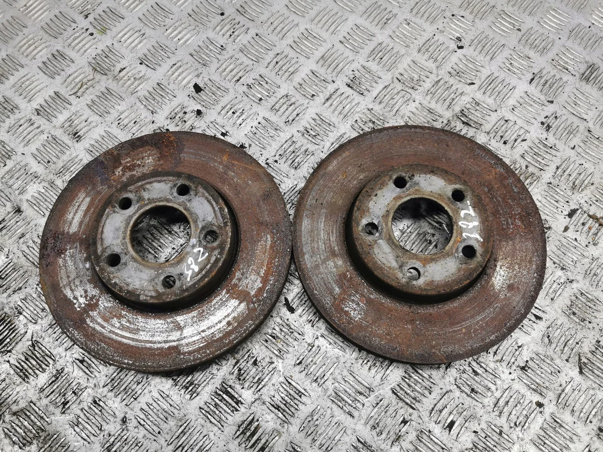 Disques de frein avant Ford Focus 2005