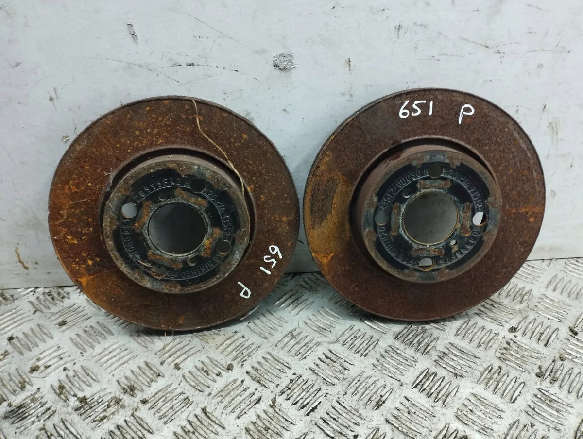 Disque de frein avant Toyota Yaris 2012