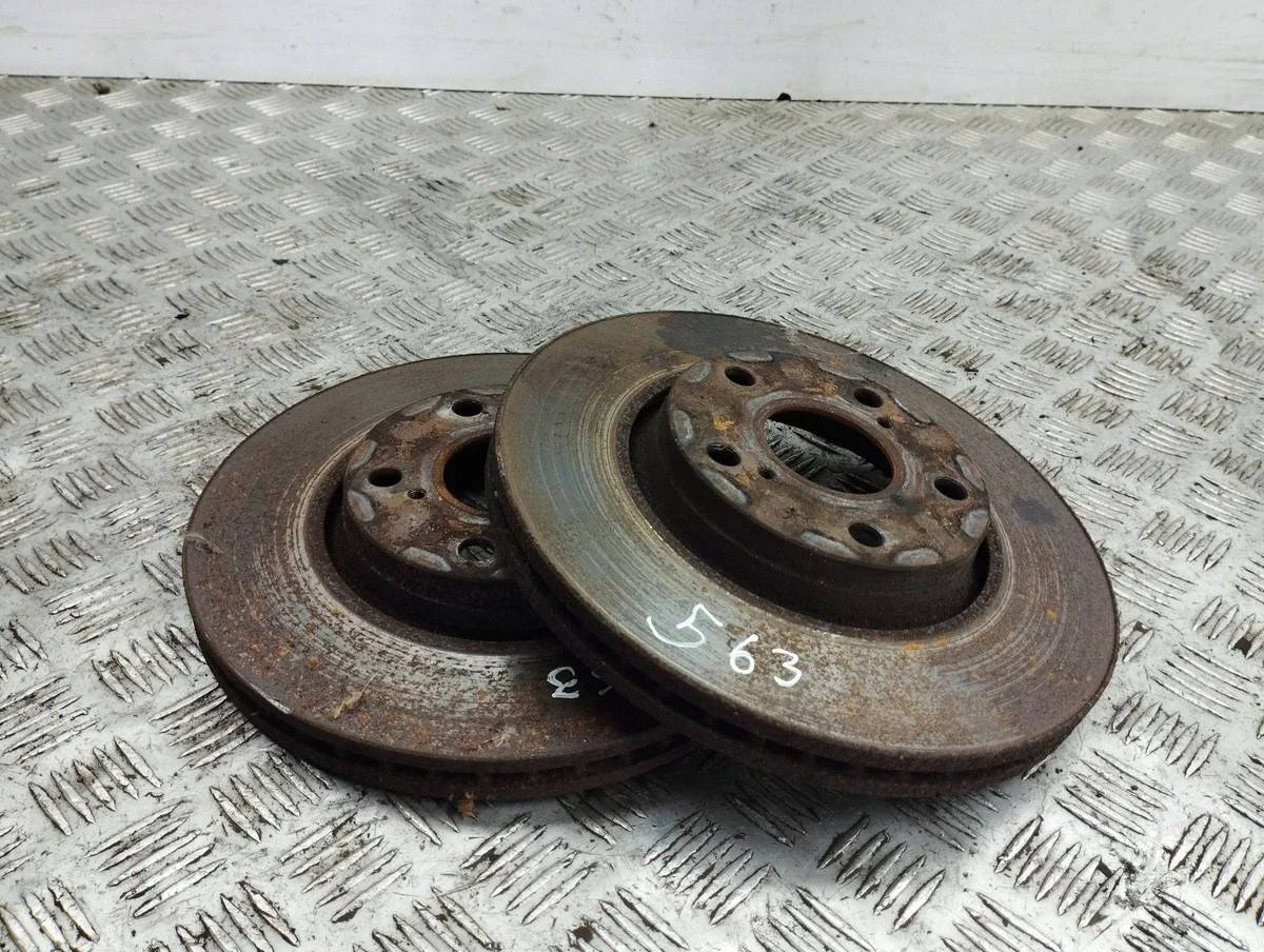Toyota Avensis T270 2015 Disques Frein Avant AMD93175