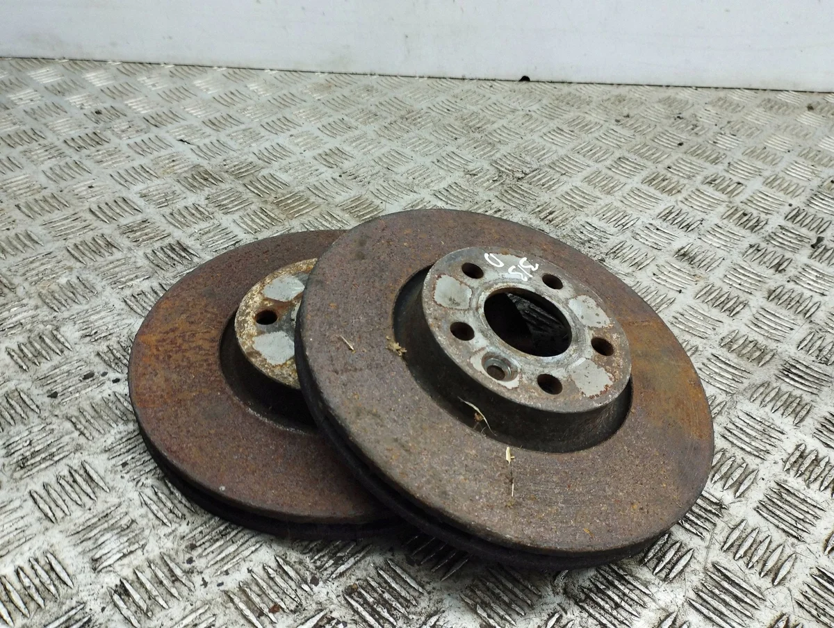 Volvo V60 2012 Front Brake Disc Set AMD87649